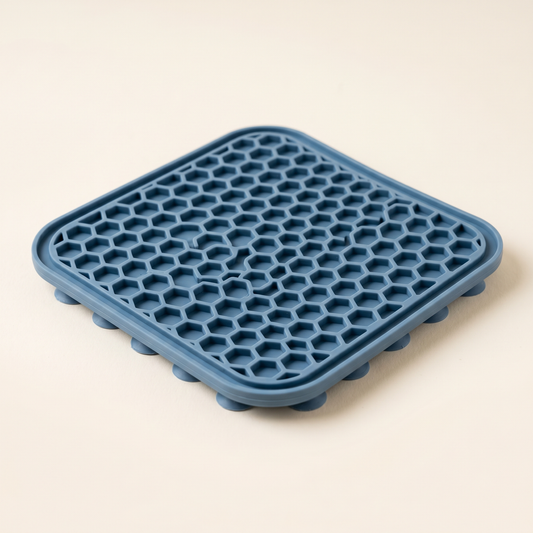 the lick mat - angle view